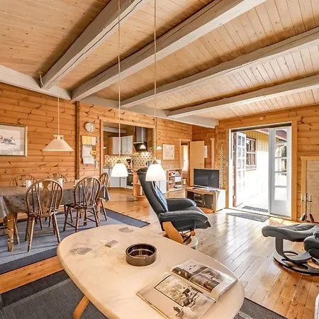 Yaris - 800m To The Fjord By Interhome Feriehus